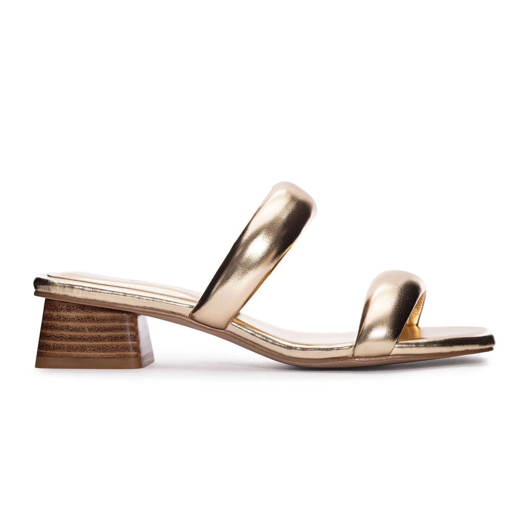   ALISTAIR SANDAL  