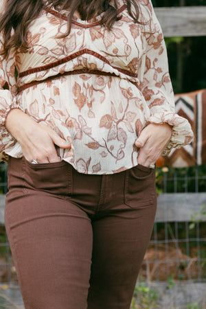 PATCH POCKET JEANS