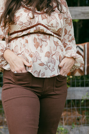 PATCH POCKET JEANS