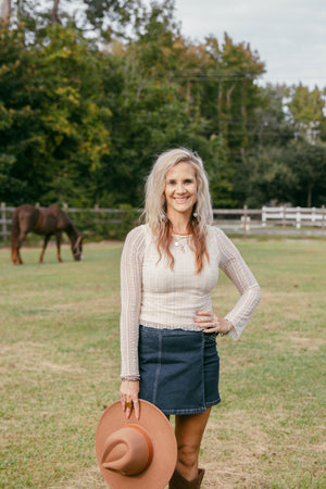 BUCKLE MINI SKIRT