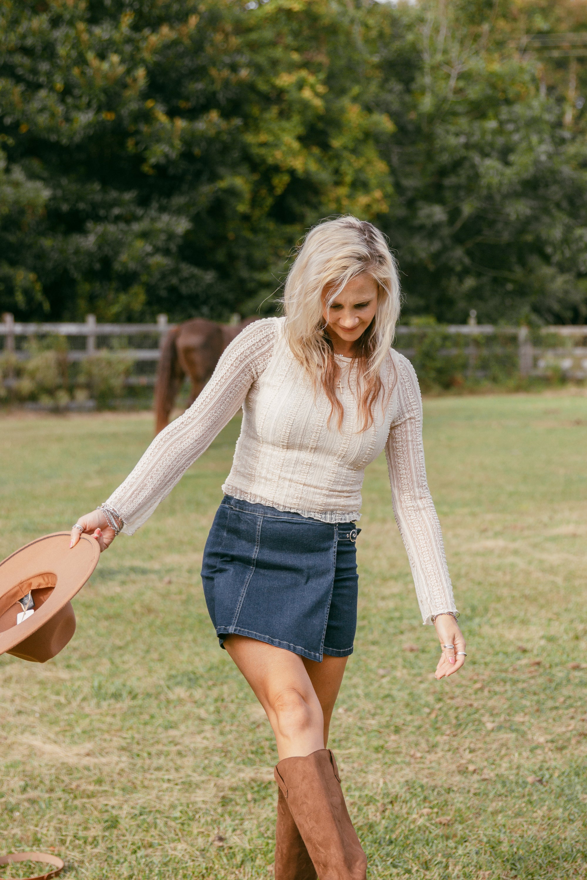 BUCKLE MINI SKIRT