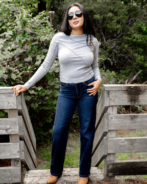 JUDY BLUE MID-RISE STRIAGHT JEAN